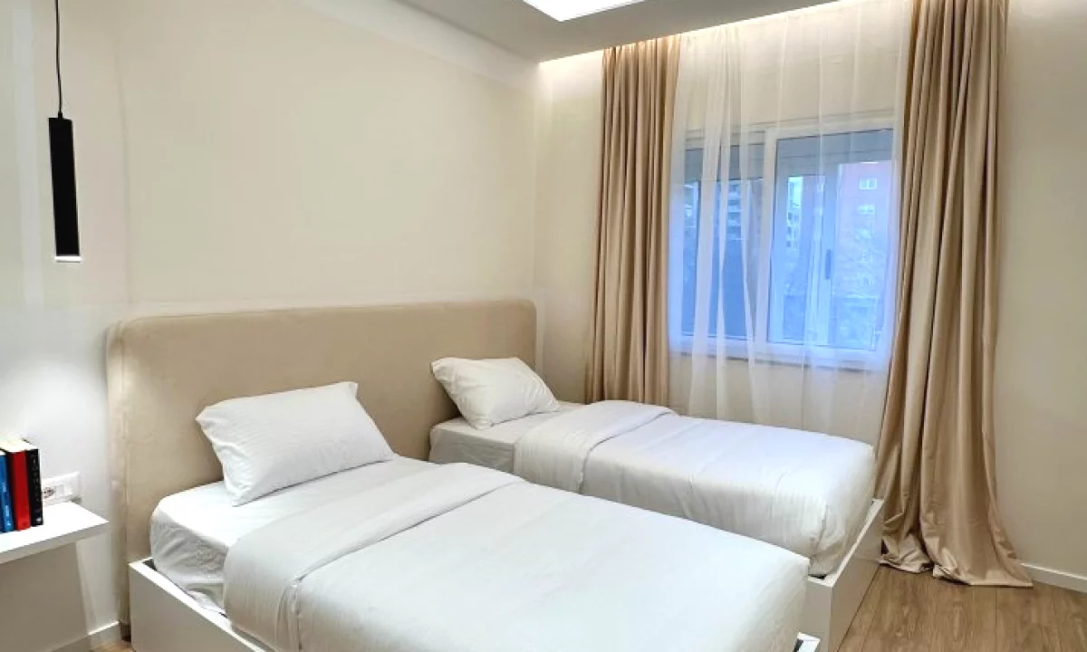 Appartamento in affitto a Tirana 2+1, Arredato