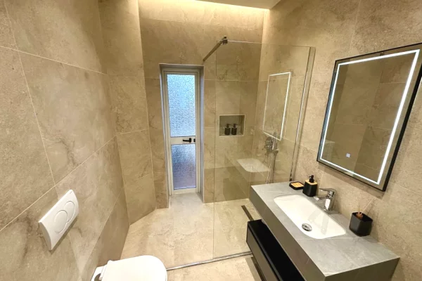 Appartamento in affitto a Tirana 2+1, Arredato