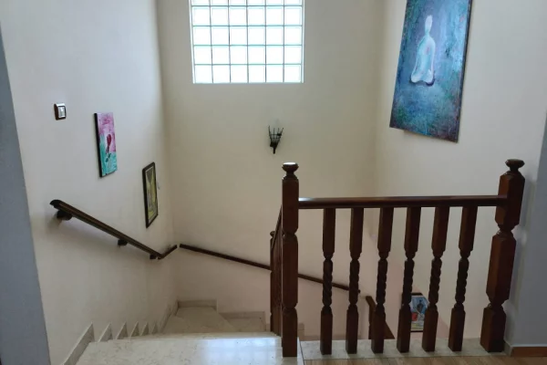 Shtepi ne shitje Vila Luksoze ne Fier, 5+1, Mobilimi E mobiluar, Pagesa 375,000  Euro.