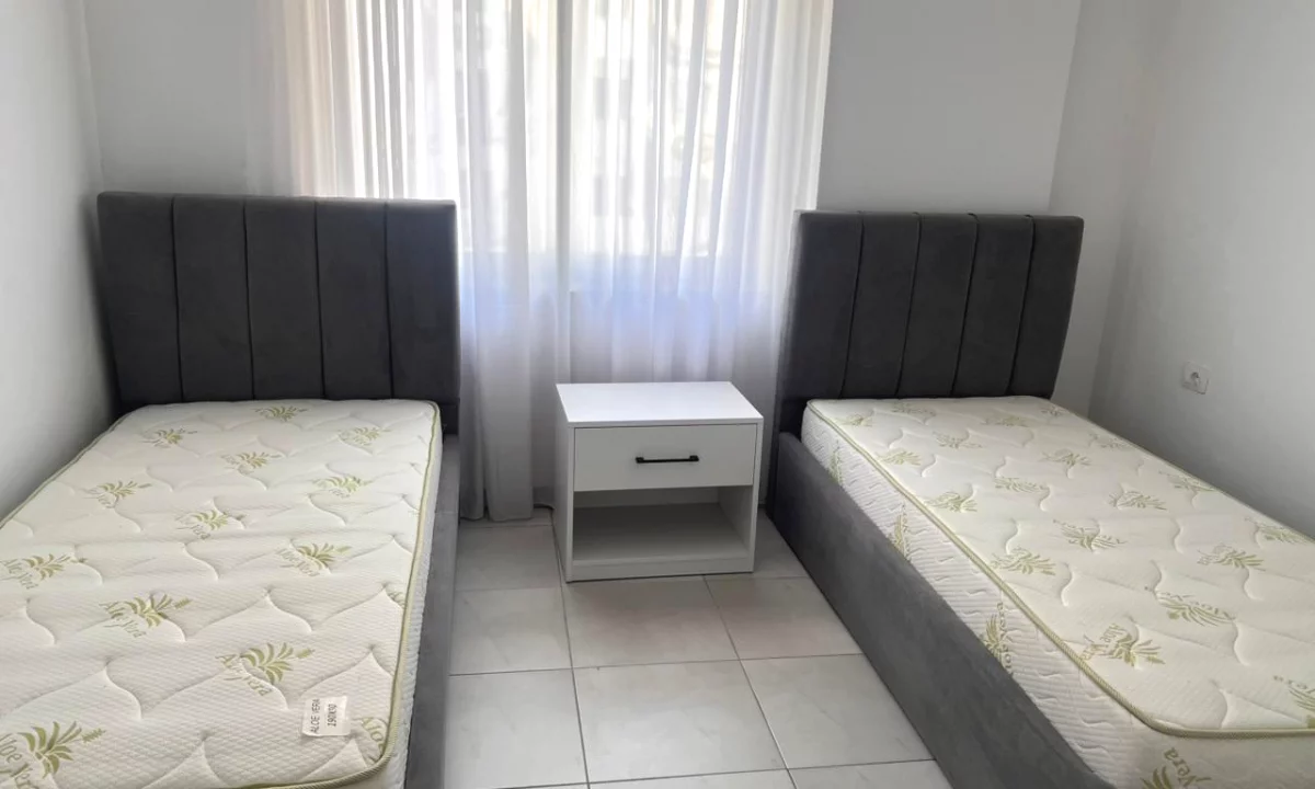 Shtepi me qera Apartament ne Tirane, 2+1, Mobilimi E mobiluar, Pagesa 65,000  Leke.