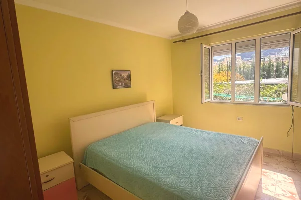 Shtepi ne shitje Apartament ne Tirane, 1+1, Mobilimi E mobiluar, Pagesa 105,000  Euro.