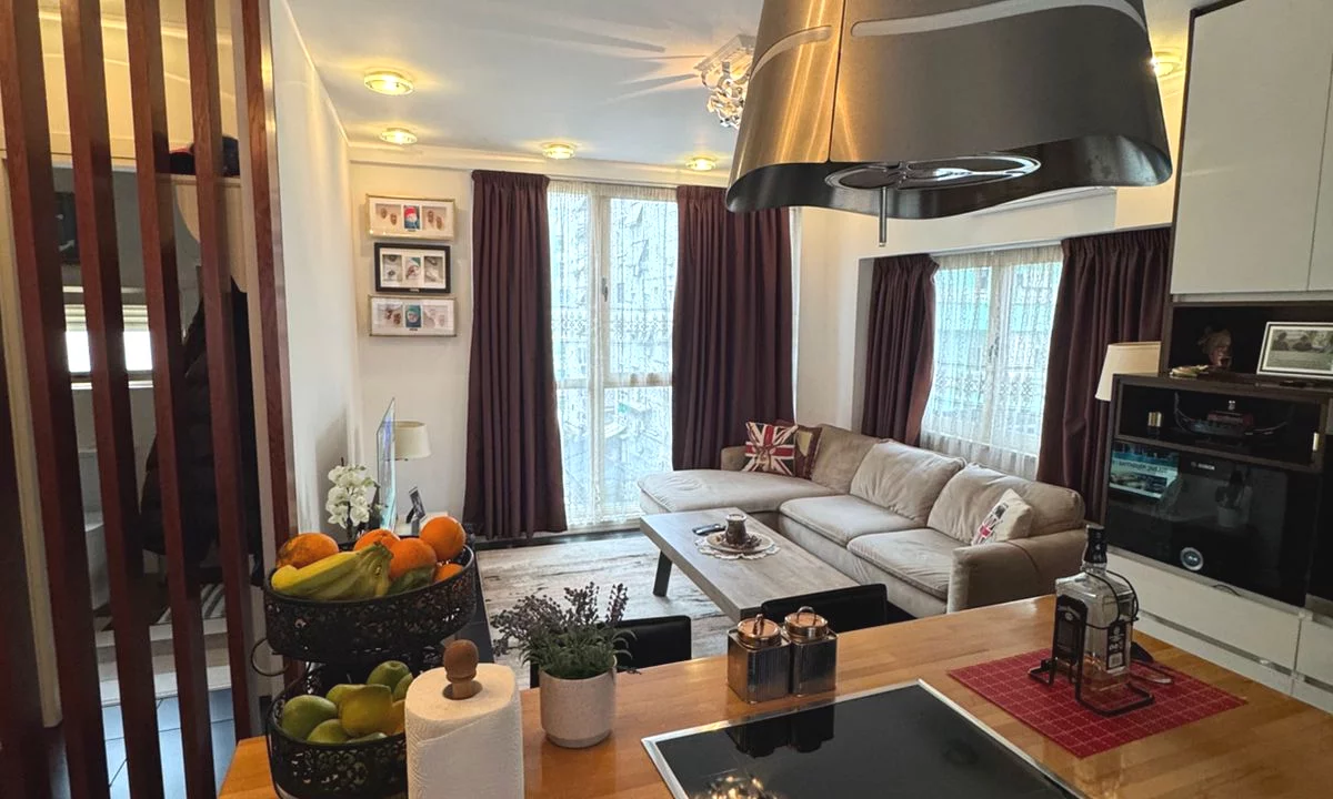 Shtepi me qera Duplex(shtepi me 2 kate) ne Tirane, 2+1, Mobilimi E mobiluar, Pagesa 1,100  Euro.