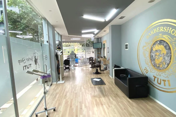 Ambient biznesi me qera 3+1 ne Tirane - 1,500 Euro