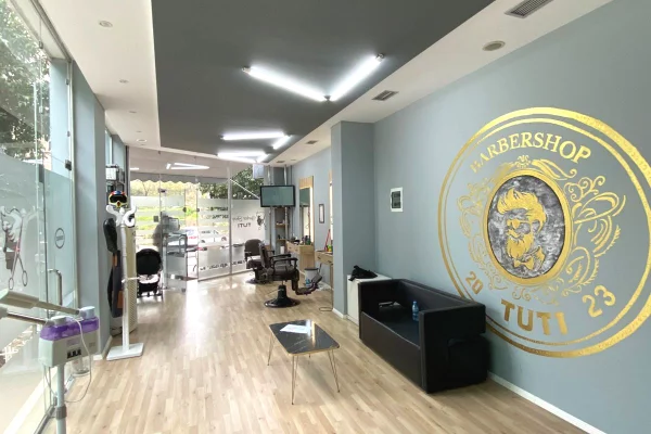 Ambient biznesi me qera 3+1 ne Tirane - 1,500 Euro