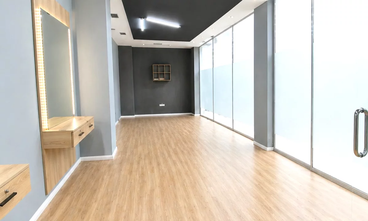 Jepet ambient me qera tek Komuna Parisit/1200Euro