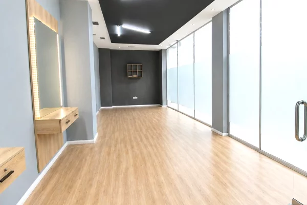 Ambient biznesi me qera 3+1 ne Tirane - 1,200 Euro