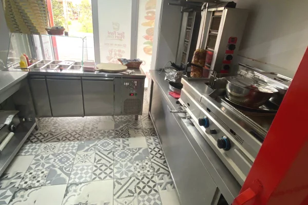 Shitet/Jepet me Qera  Ambient Biznesi  Bulevard Bajram Curri