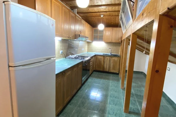 Shtepi me qera Apartament ne Tirane, 2+1, Mobilimi E mobiluar, Pagesa 400  Euro.