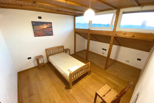 Shtepi me qera Apartament ne Tirane, 2+1, Mobilimi E mobiluar, Pagesa 400  Euro.