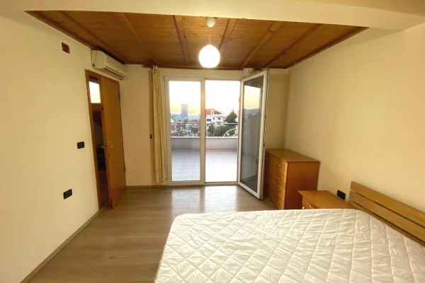 Shtepi me qera Apartament ne Tirane, 2+1, Mobilimi E mobiluar, Pagesa 400  Euro.