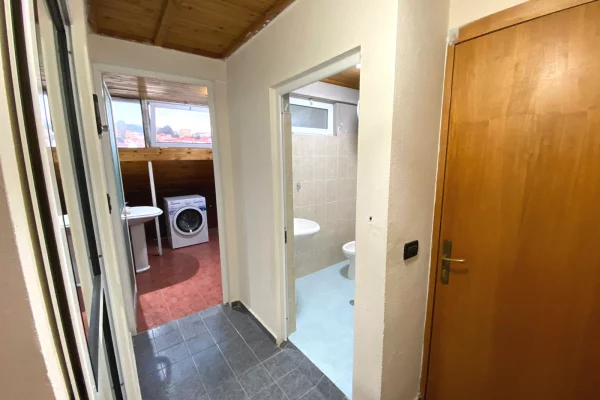 Shtepi me qera Apartament ne Tirane, 2+1, Mobilimi E mobiluar, Pagesa 400  Euro.