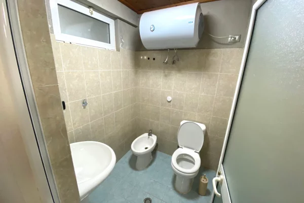 Shtepi me qera Apartament ne Tirane, 2+1, Mobilimi E mobiluar, Pagesa 400  Euro.