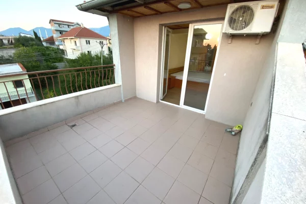 Shtepi me qera Apartament ne Tirane, 2+1, Mobilimi E mobiluar, Pagesa 400  Euro.