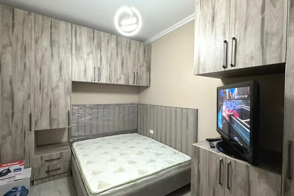 Shtepi me qera Apartament ne Tirane, 1+1, Mobilimi E mobiluar, Pagesa 600  Euro.