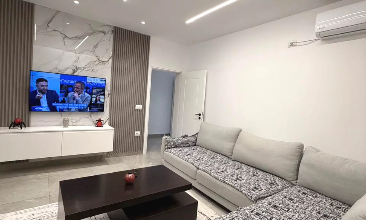 Shtepi me qera Apartament ne Tirane, 1+1, Mobilimi E mobiluar, Pagesa 450  Euro.