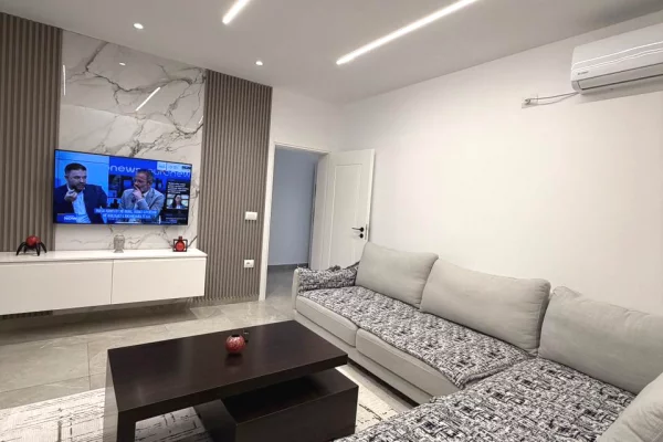 Apartament 1+1 me qera ne Tirane zona Stacioni trenit/Rruga e Dibres/5 Maji/Medreseja