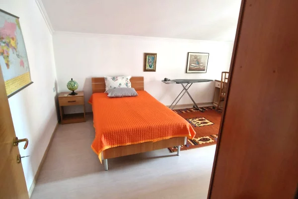 Shtepi me qera Apartament ne Tirane, 3+1, Mobilimi E mobiluar, Pagesa 85,000  Leke.