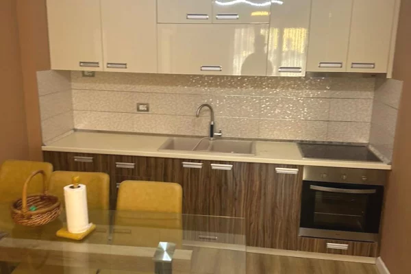 Apartament 2+1 me qera ne Tirane zona Liqeni i thate/Kopshti botanik