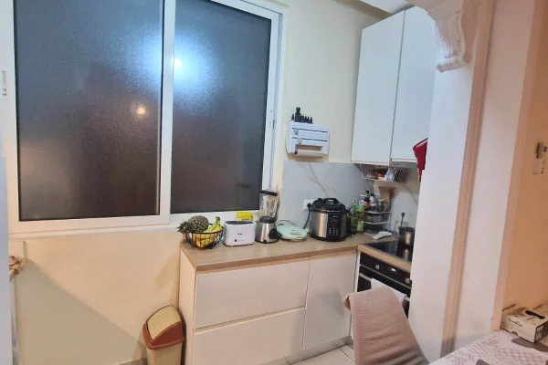 Shtepi ne shitje Apartament ne Tirane, 1+1, Mobilimi Pjeserisht e mobiluar, Pagesa 125,000  Euro.