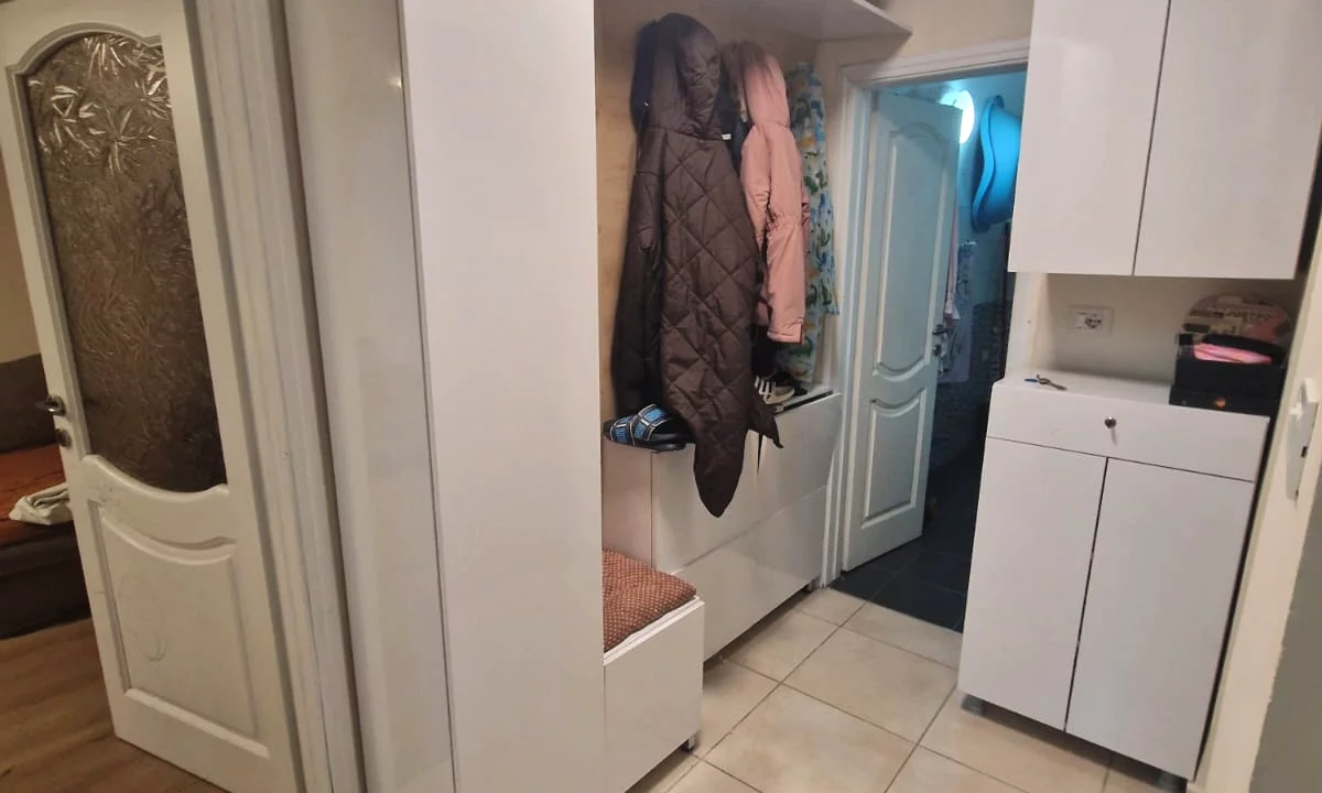 Shtepi ne shitje Apartament ne Tirane, 1+1, Mobilimi Pjeserisht e mobiluar, Pagesa 125,000  Euro.