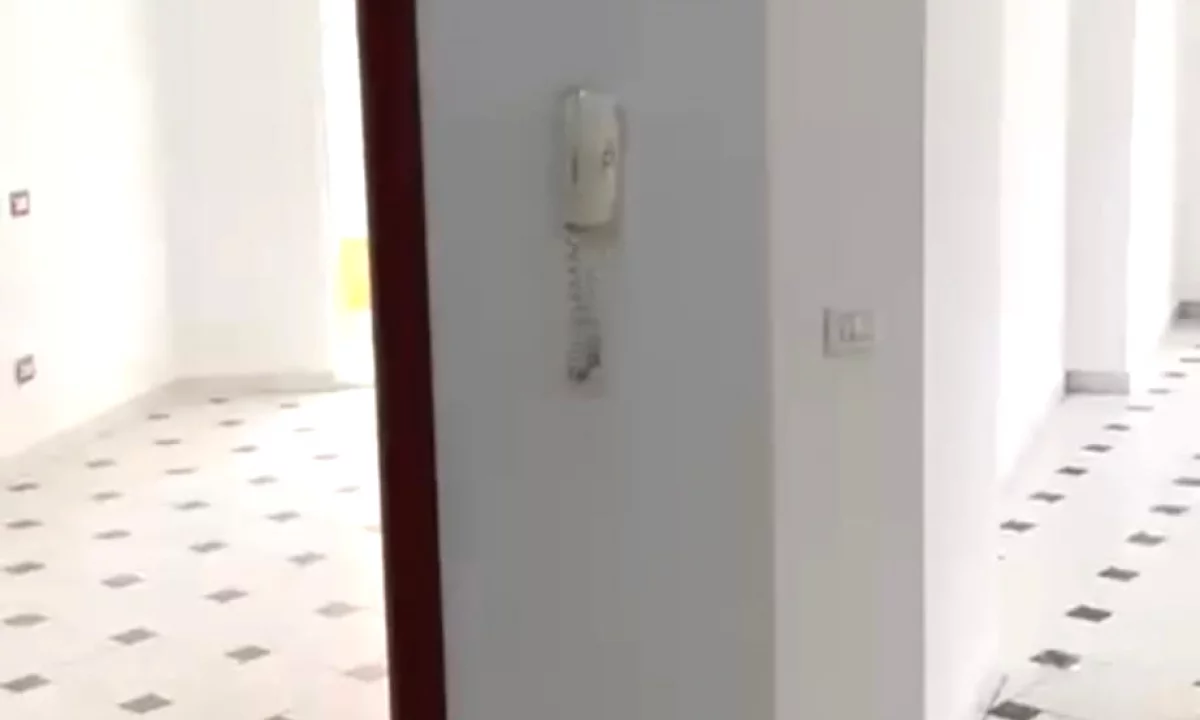 Shtepi ne shitje Apartament ne Tirane, 1+1, Mobilimi Bosh, pa mobiluar, Pagesa 163,000  Euro.