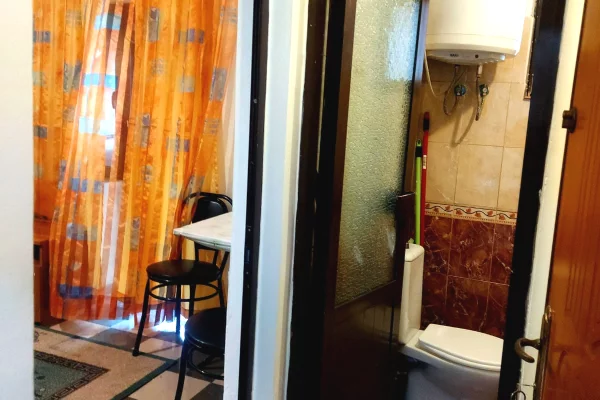 Shtepi me qera Apartament ne Tirane, Garsoniere, Mobilimi E mobiluar, Pagesa 28,000  Leke.