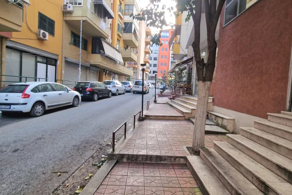 Ambient biznesi ne shitje 3+1 ne Tirane - 389,000 Euro