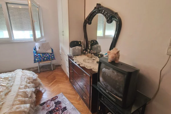 Shtepi me qera Apartament ne Tirane, 3+1, Mobilimi E mobiluar, Pagesa 1,100  Euro.