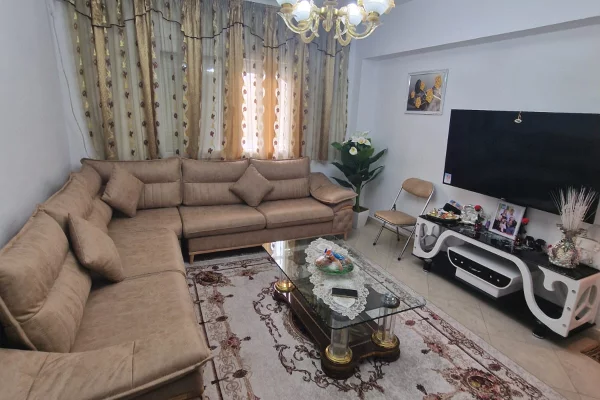 Shtepi me qera Apartament ne Tirane, 3+1, Mobilimi E mobiluar, Pagesa 1,100  Euro.
