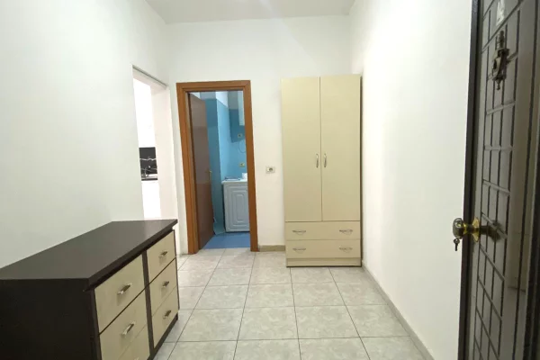 Shtepi me qera Apartament ne Tirane, 1+1, Mobilimi E mobiluar, Pagesa 35,000  Leke.