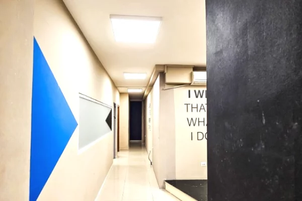 Jepet me qera ambient komercial te rruga e Dibres.