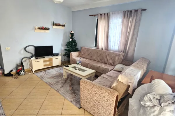 Shtepi me qera Apartament ne Tirane, 2+1, Mobilimi E mobiluar, Pagesa 700  Euro.