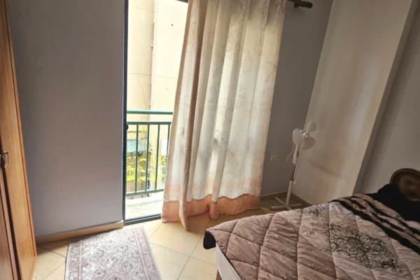 Shtepi me qera Apartament ne Tirane, 2+1, Mobilimi E mobiluar, Pagesa 700  Euro.