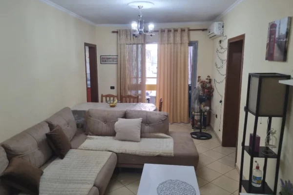 Shtepi me qera Apartament ne Tirane, 2+1, Mobilimi E mobiluar, Pagesa 50,000  Leke.