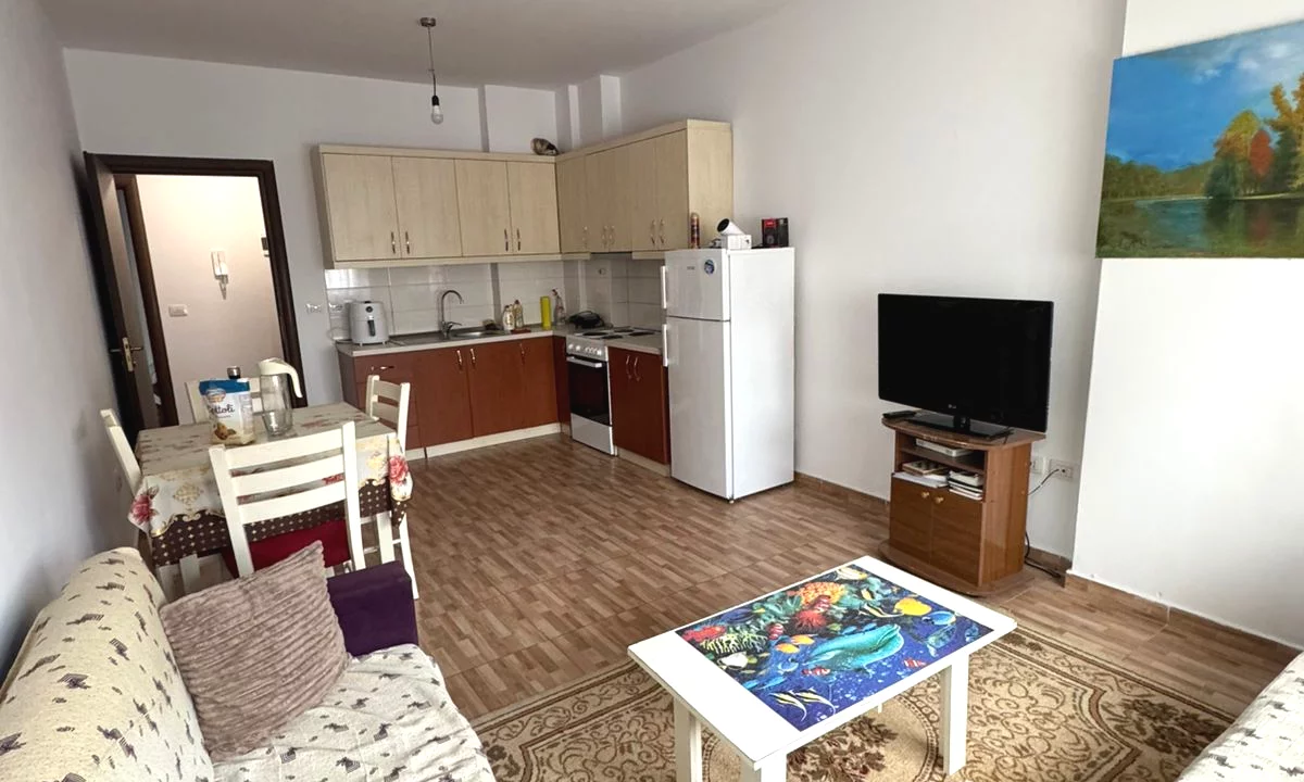Shtepi me qera Apartament ne Tirane, 2+1, Mobilimi E mobiluar, Pagesa 38,000  Leke.
