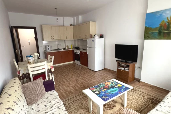 Shtepi me qera 2+1 ne Tirane - 38,000 Leke