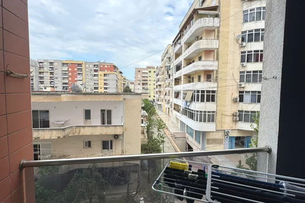 Shtepi me qera Apartament ne Tirane, 2+1, Mobilimi E mobiluar, Pagesa 38,000  Leke.