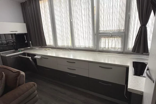 Shtepi ne shitje Apartament ne Tirane, 2+1, Mobilimi E mobiluar, Pagesa 195,000  Euro.