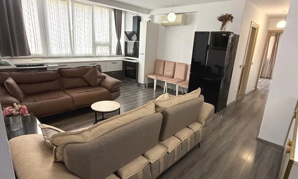 Shtepi ne shitje Apartament ne Tirane, 2+1, Mobilimi E mobiluar, Pagesa 195,000  Euro.