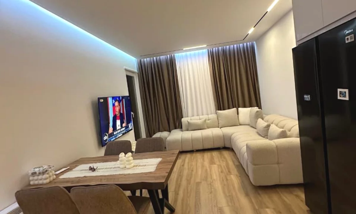 Shtepi ne shitje Apartament ne Tirane, 2+1, Mobilimi E mobiluar, Pagesa 145,000  Euro.