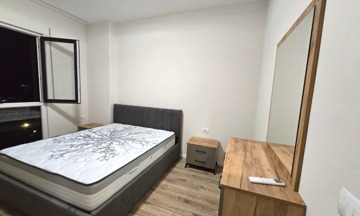 Shtepi ne shitje Apartament ne Tirane, 3+1, Mobilimi E mobiluar, Pagesa 116,000  Euro.