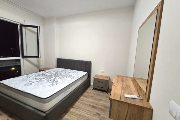 Shitet Apartament 3+1 ne Kamez