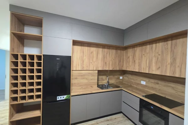 Shtepi ne shitje Apartament ne Tirane, 3+1, Mobilimi E mobiluar, Pagesa 116,000  Euro.