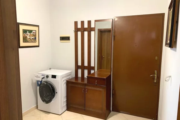 Shtepi me qera Apartament ne Tirane, 2+1, Mobilimi E mobiluar, Pagesa 50,000  Leke.