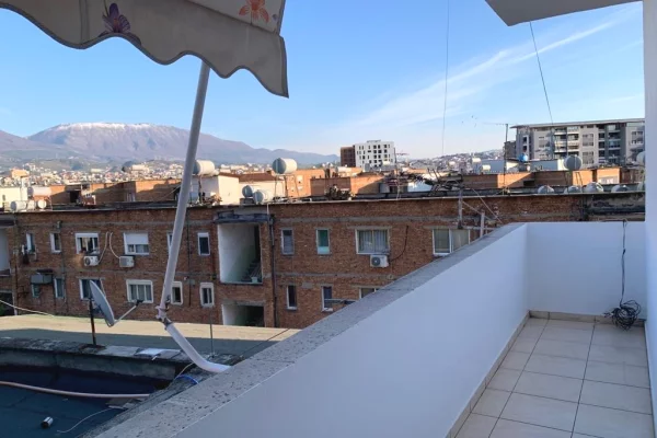 Shtepi me qera Apartament ne Tirane, 2+1, Mobilimi E mobiluar, Pagesa 50,000  Leke.