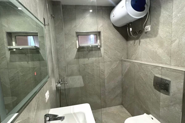 Shtepi me qera Apartament ne Tirane, 2+1, Mobilimi E mobiluar, Pagesa 55,000  Leke.