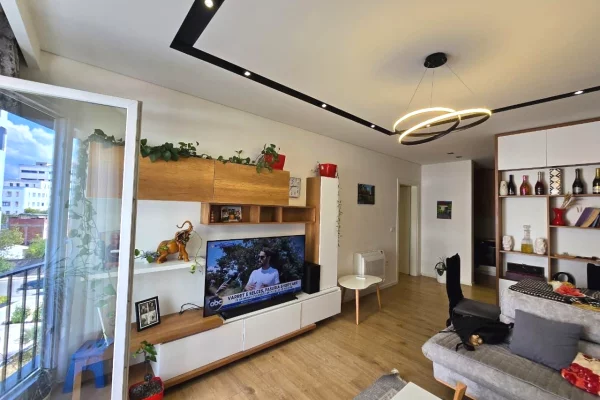 Shtepi ne shitje Apartament ne Tirane, 2+1, Mobilimi E mobiluar, Pagesa 270,000  Euro.