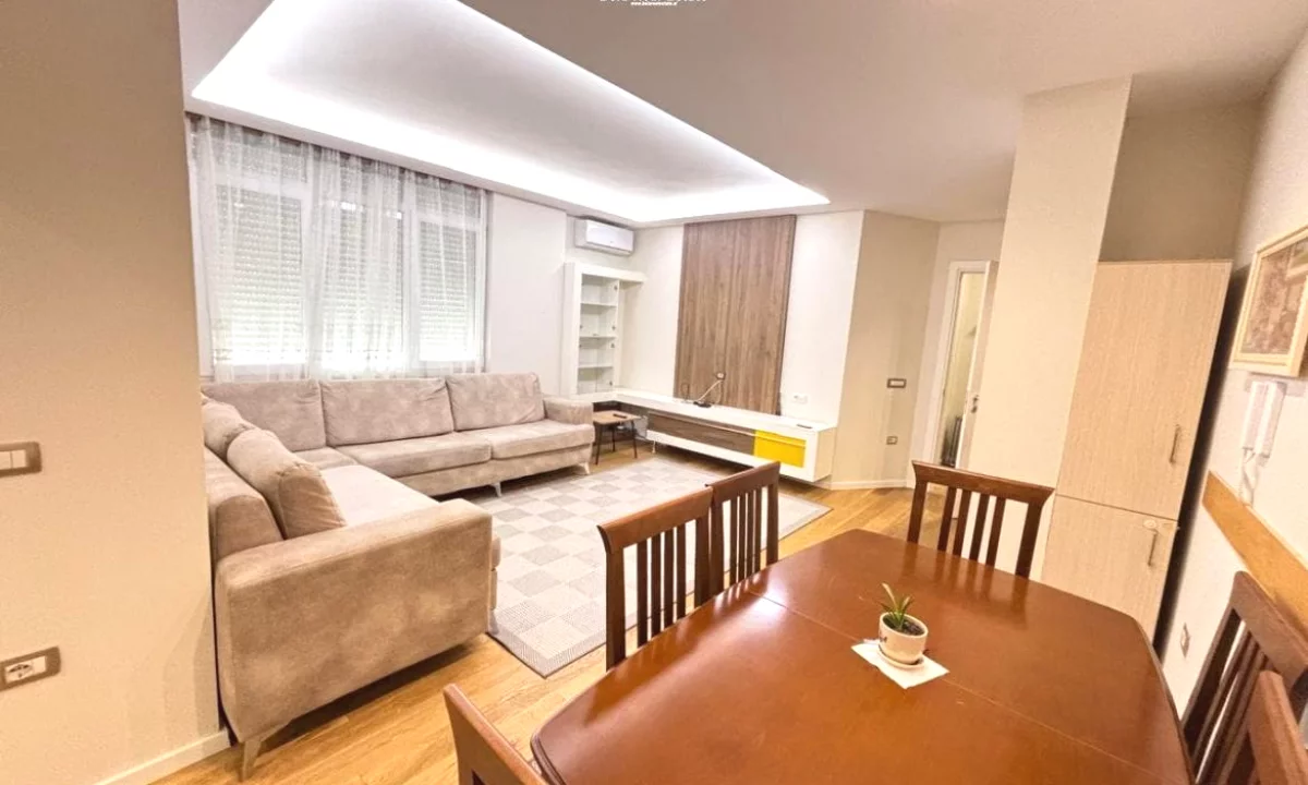 Shtepi me qera Apartament ne Tirane, 3+1, Mobilimi E mobiluar, Pagesa 85,000  Leke.