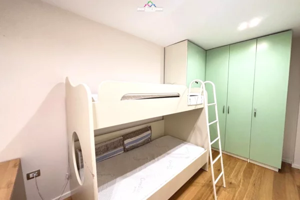 Shtepi me qera Apartament ne Tirane, 3+1, Mobilimi E mobiluar, Pagesa 85,000  Leke.