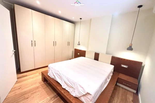 Shtepi me qera Apartament ne Tirane, 3+1, Mobilimi E mobiluar, Pagesa 85,000  Leke.